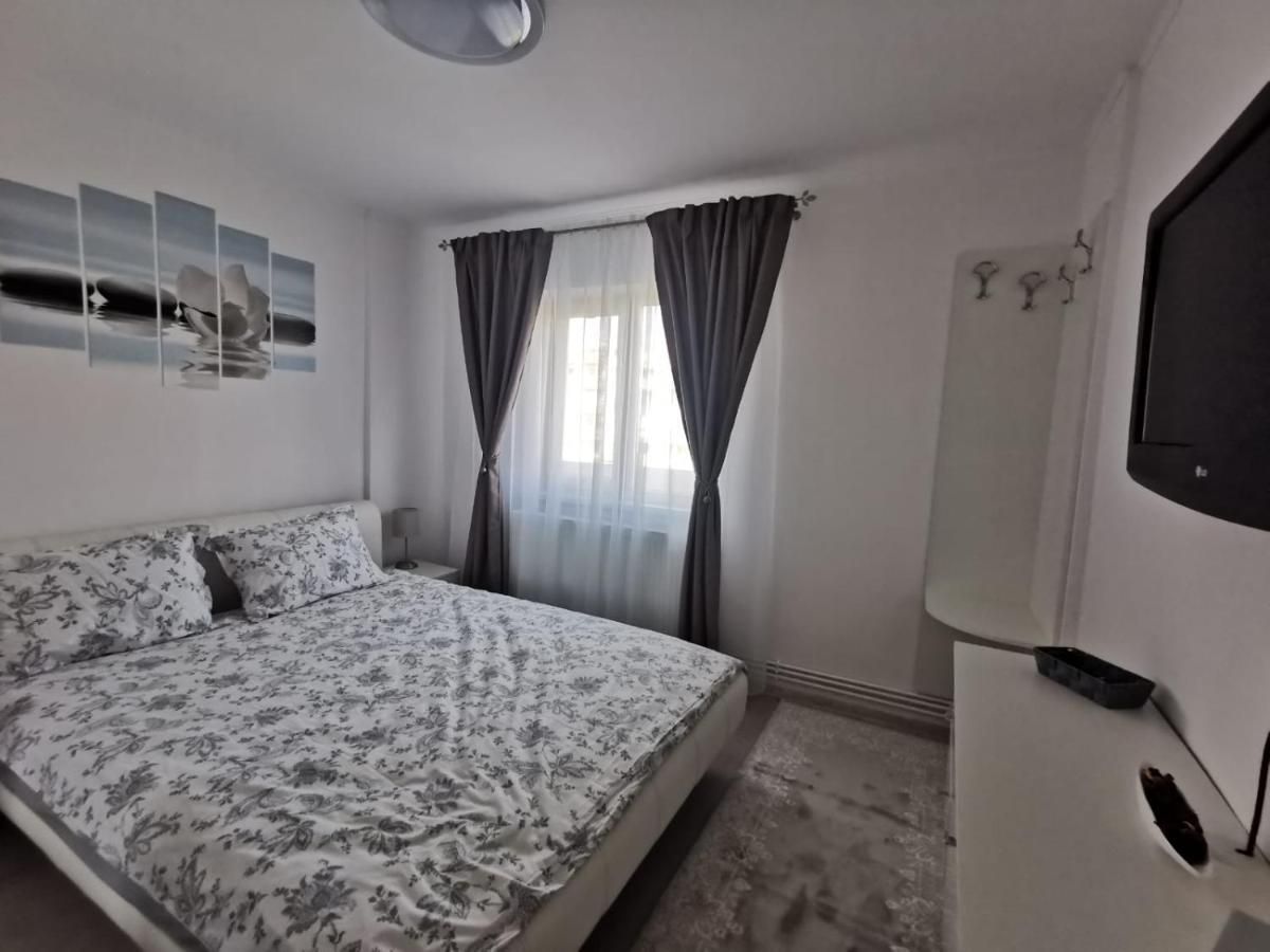 Apartament Regim Hotelier Deva Bagian luar foto