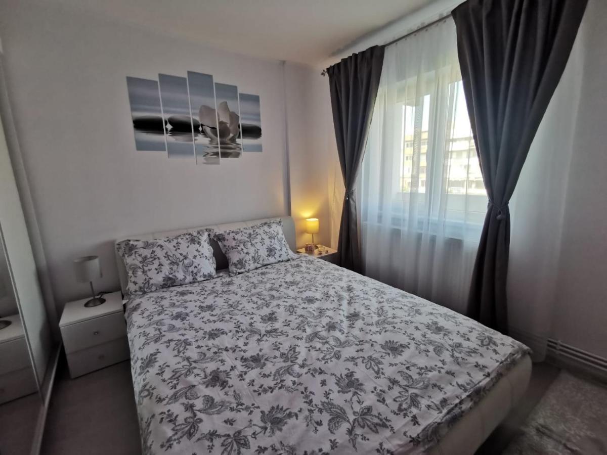 Apartament Regim Hotelier Deva Bagian luar foto