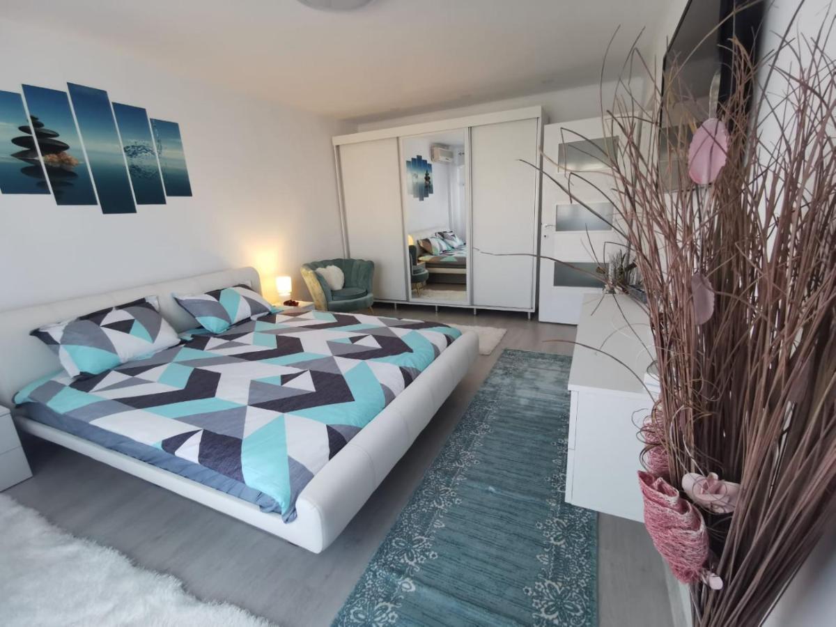 Apartament Regim Hotelier Deva Bagian luar foto