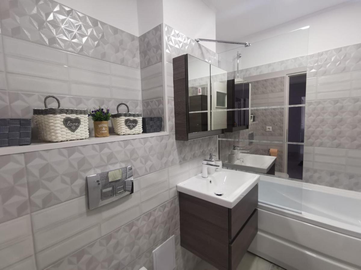 Apartament Regim Hotelier Deva Bagian luar foto